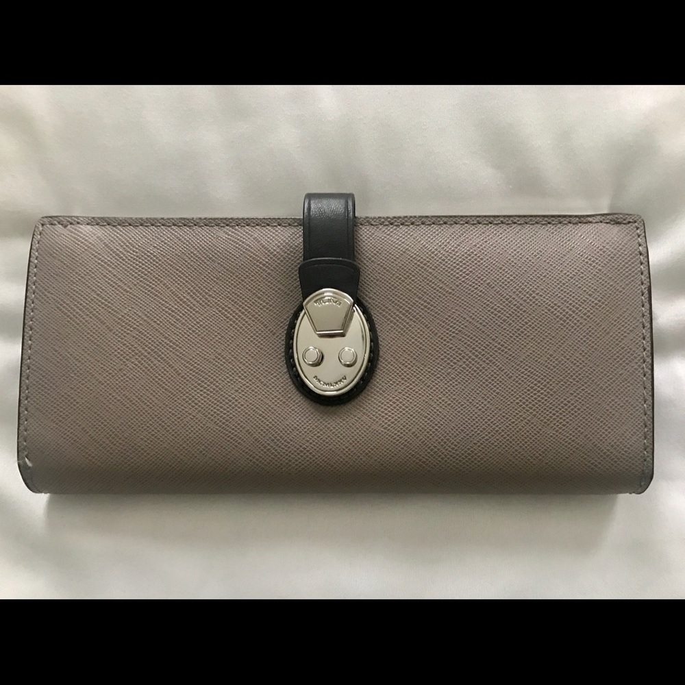 Tumi Villa Continental with Framed Coin